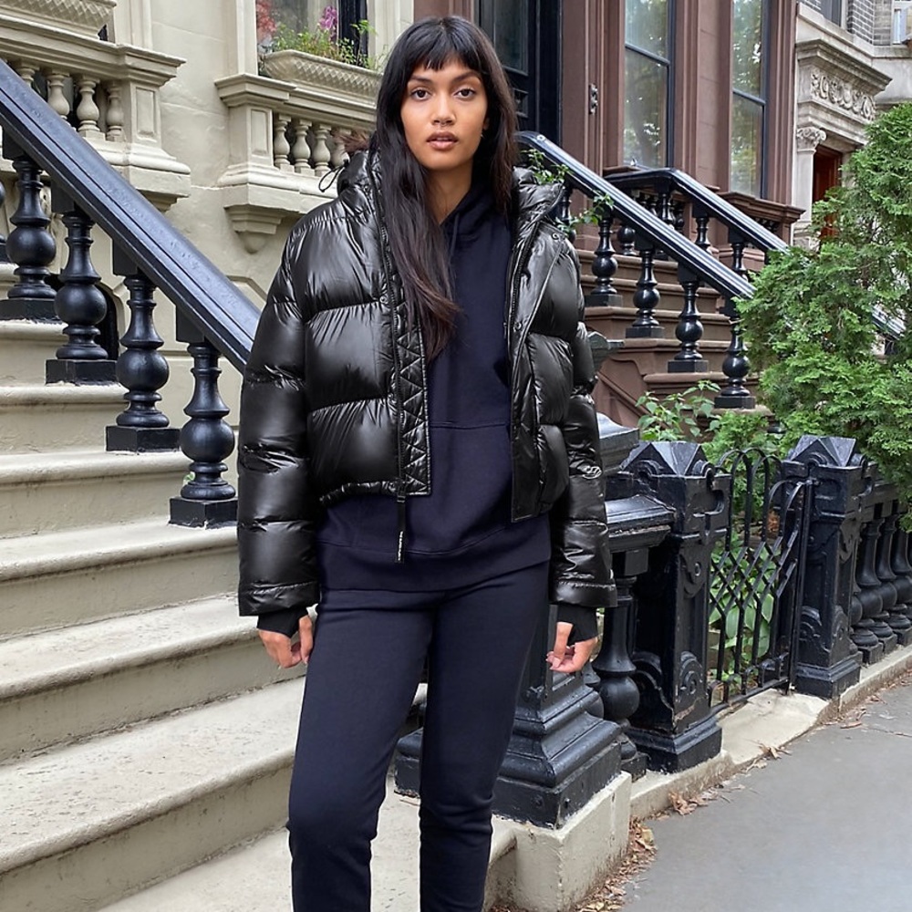 Aritzia TNA Super Puff - Shorty, Size Small (Black, High Gloss)
